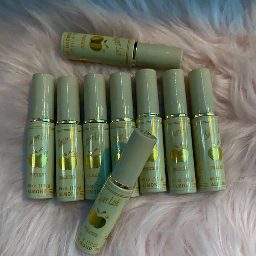 Apple Mascara - Picture 3 of 3